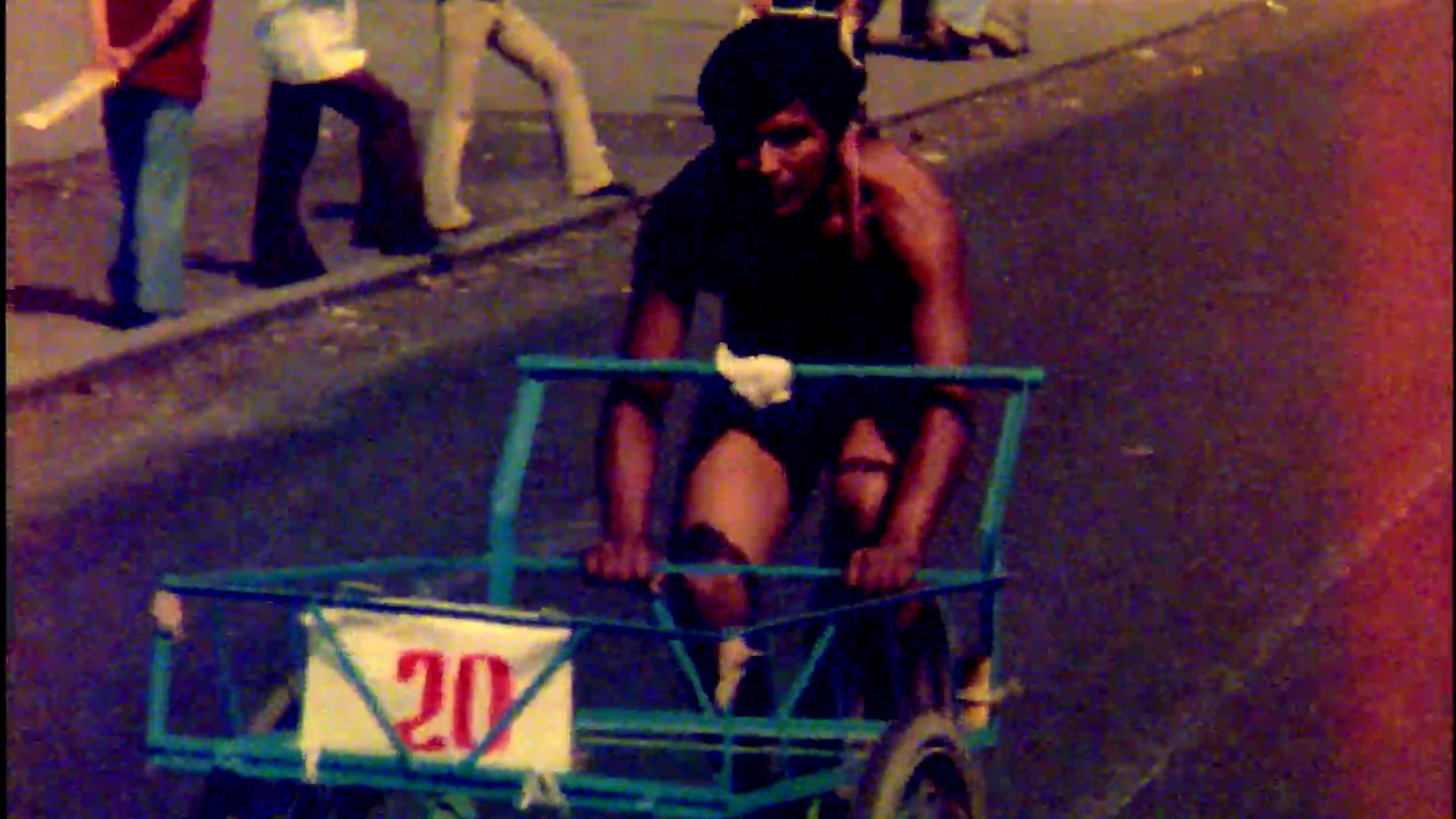 Marathon de Triporteurs — course dans les rues de Lima